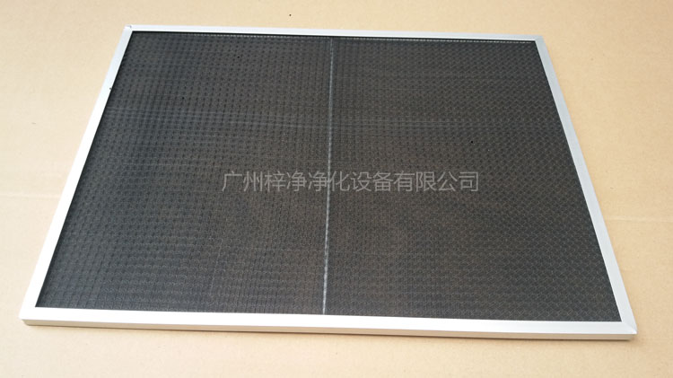 尼龙网初效过滤器骨架采用直径为6mm的铁丝焊接处理,目的防止过滤器变形。 尼龙网初效过滤器骨架采用直径为6mm的铁丝焊接处理,目的防止过滤器变形。